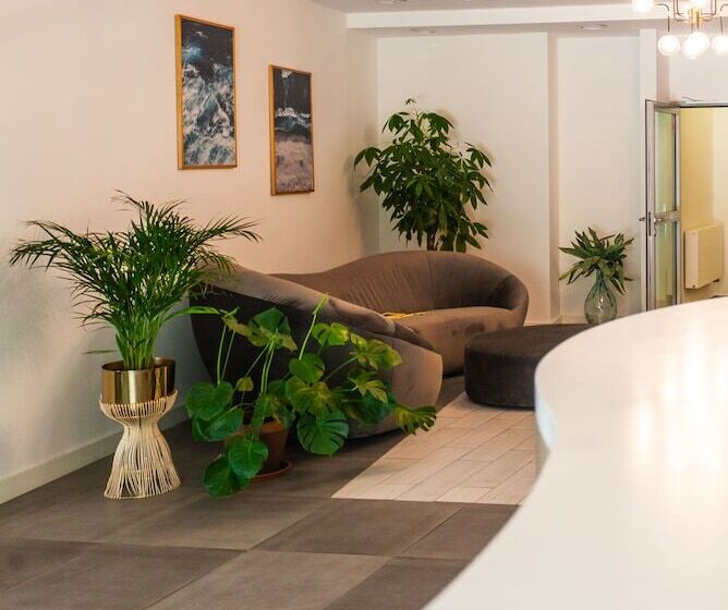 هتل Villa Sentoza