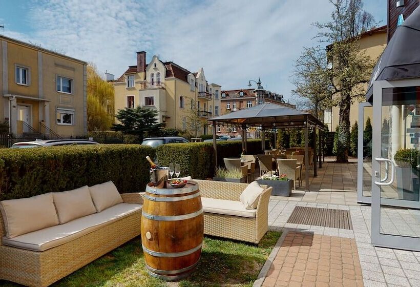 هتل Villa Sentoza