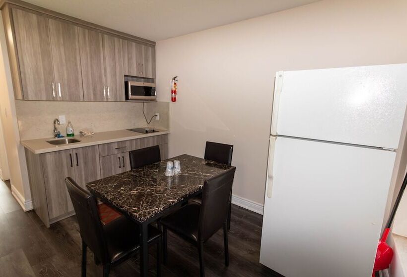 モーテル Borden Inn And Suites