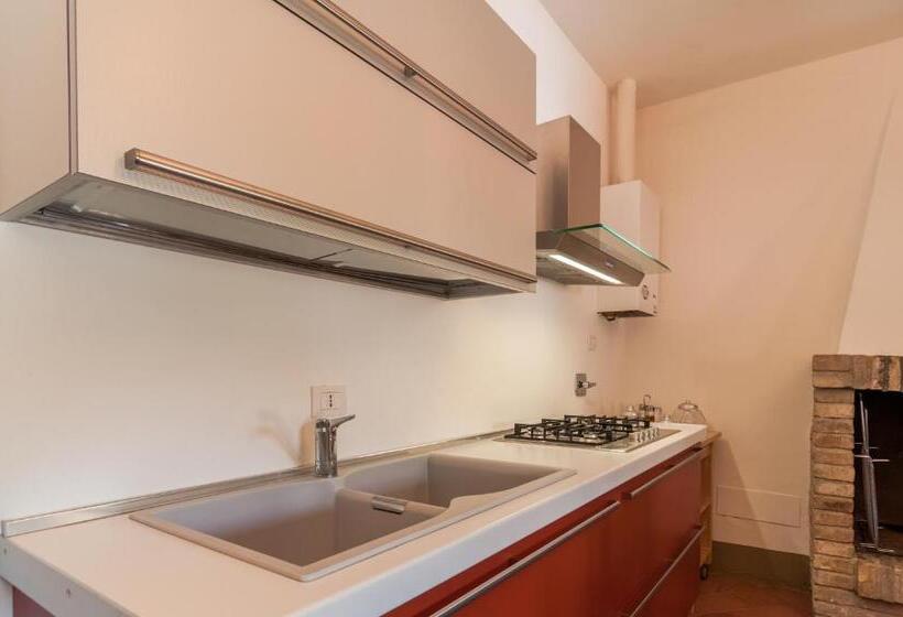 إقامة Agriturismo Oasi Torre Del Colle