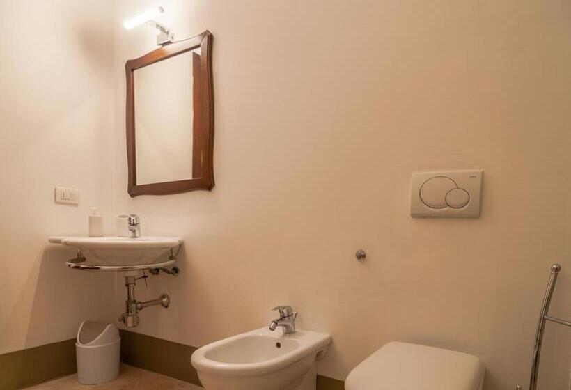 إقامة Agriturismo Oasi Torre Del Colle