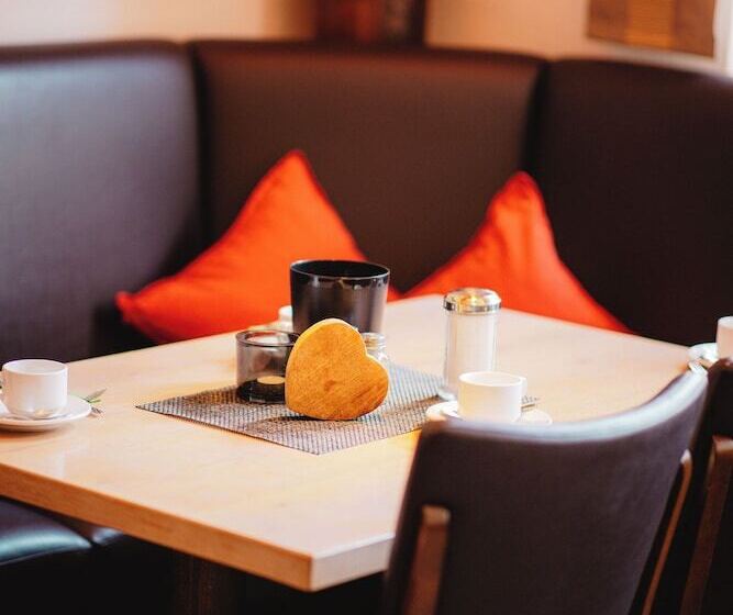 Schieners Hotel & Apfelhof Apartments