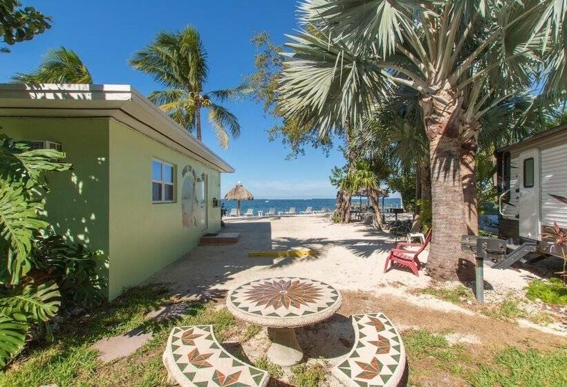 Sunset Cove Beach Resort