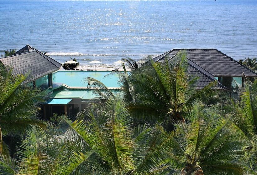 Villa Del Sol Beach Resort & Spa