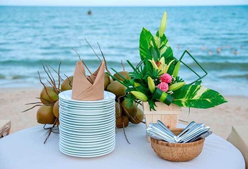 Villa Del Sol Beach Resort & Spa