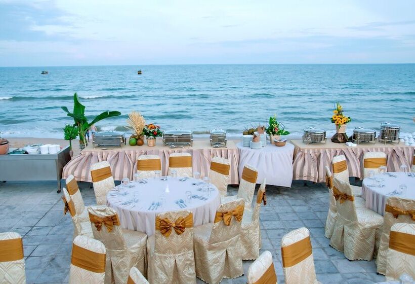 Villa Del Sol Beach Resort & Spa