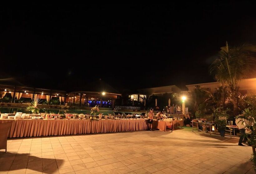 Villa Del Sol Beach Resort & Spa