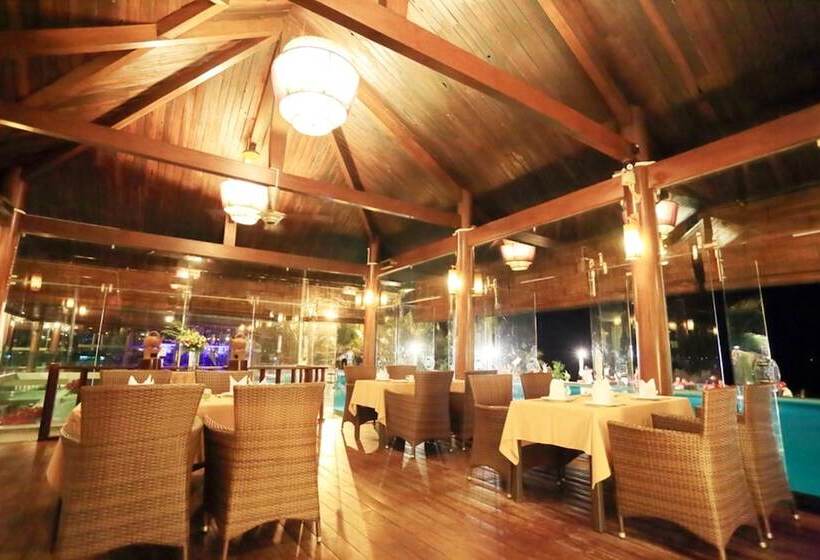 Villa Del Sol Beach Resort & Spa