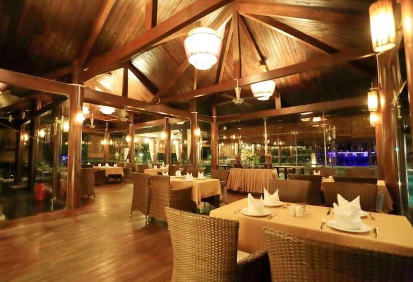 Villa Del Sol Beach Resort & Spa