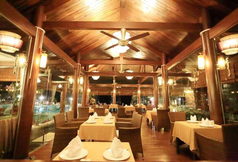 Villa Del Sol Beach Resort & Spa