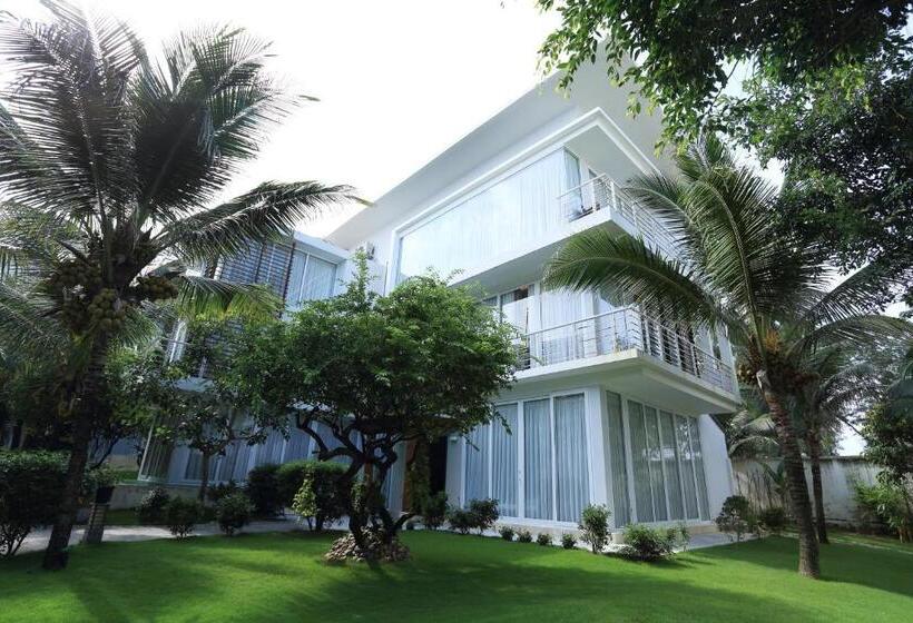 Villa Del Sol Beach Resort & Spa