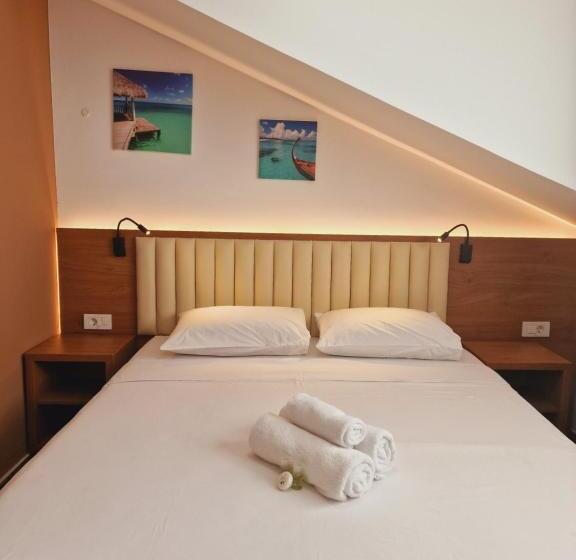 تختخواب و صبحانه Stay Inn Rediu