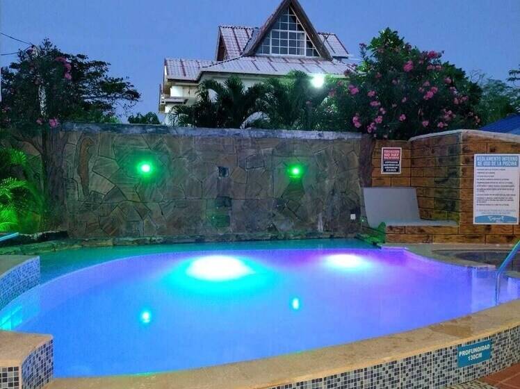 پانسیون Galyrod House