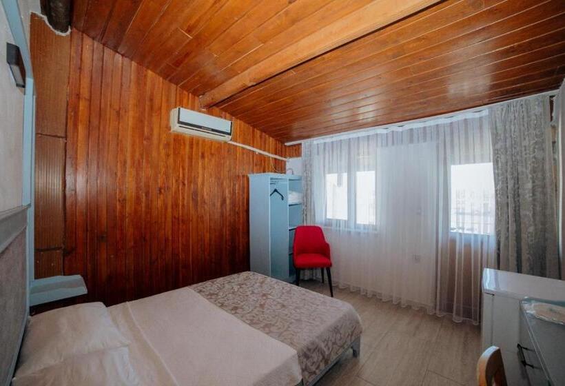 تختخواب و صبحانه Yakamoz Hotel Gökçeada