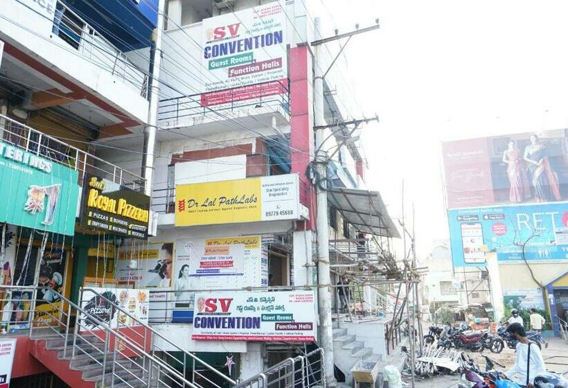 בית מלון כפרי Oyo 86229 S V Convention