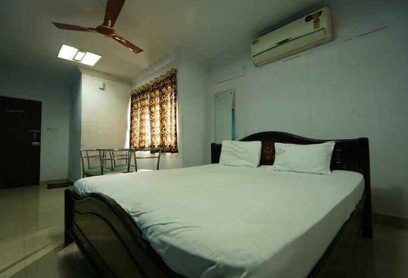 בית מלון כפרי Oyo 86229 S V Convention