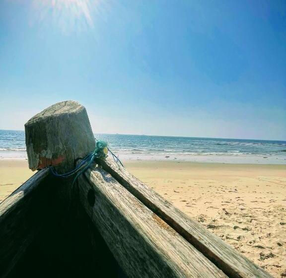 בית מלון כפרי Samant Beach Resort