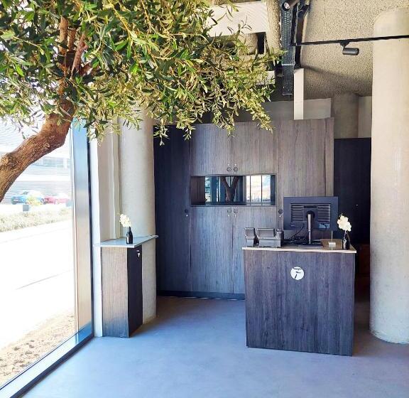 Fletcher Hotel Rotterdam Airport