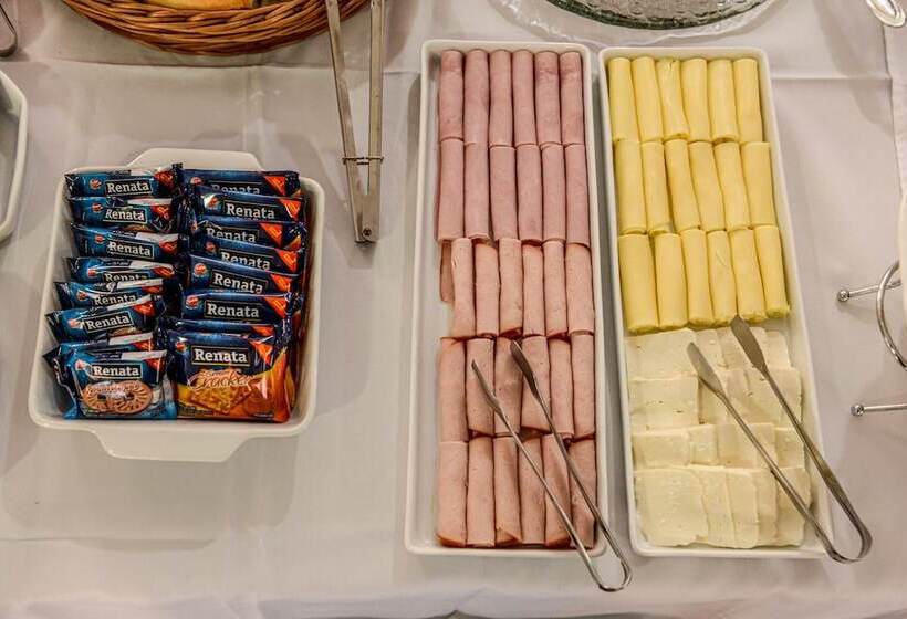 ホテル Pousada Da Tina