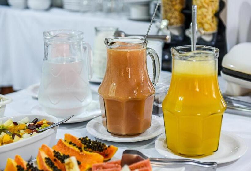 ホテル Pousada Da Tina