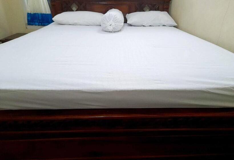 בית מלון כפרי Shinta Syariah Homestay Dieng Redpartner