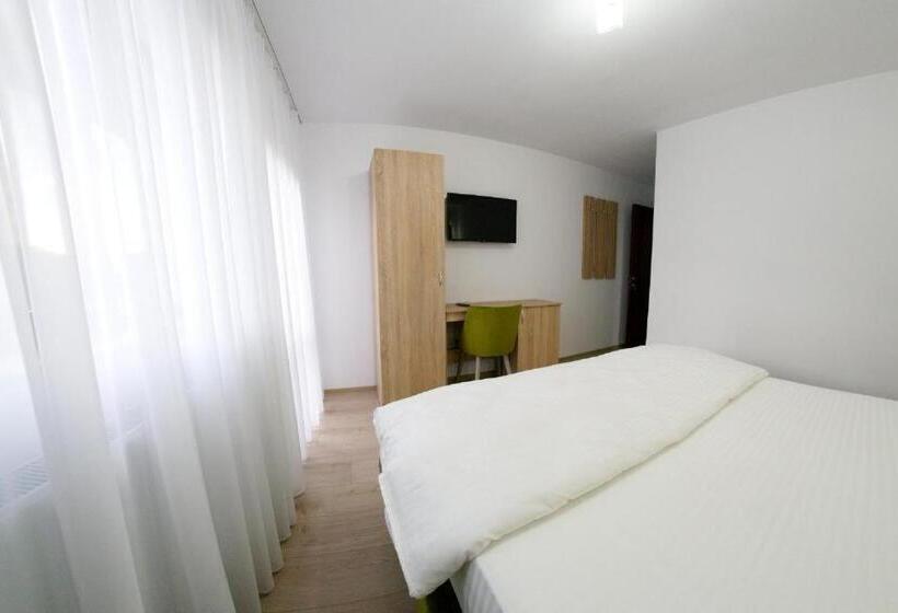 ペンション Bucovina Holidays Sadova