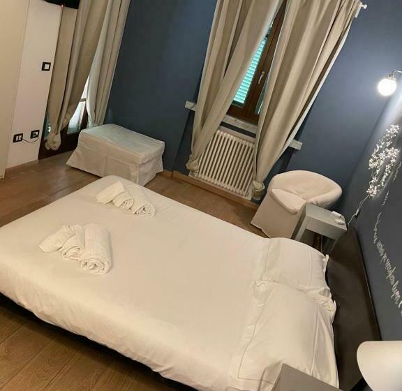 بنسيون Elegante Camera Matrimoniale Con Balcone A 500 Mt Dal Mare