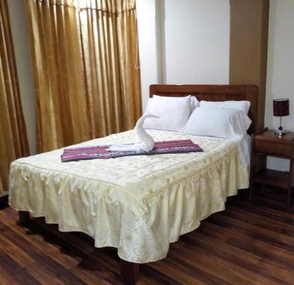 پانسیون Hostal Mirador Korichaska