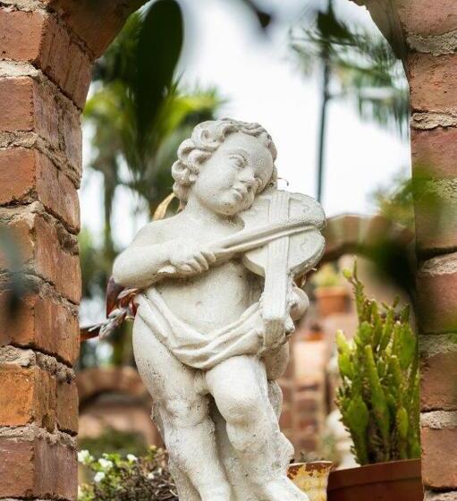 بنسيون La Casa Nostra Villa Rose Garden Bella