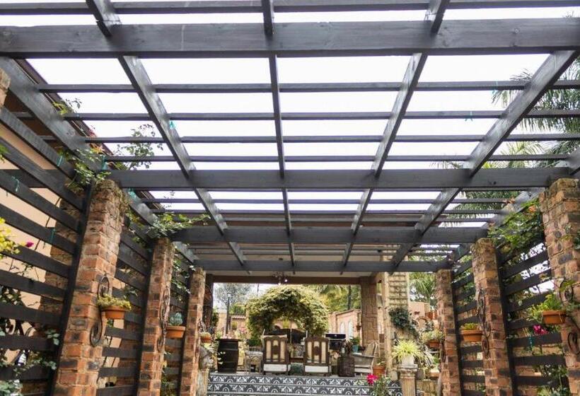 بنسيون La Casa Nostra Villa Rose Garden Bella