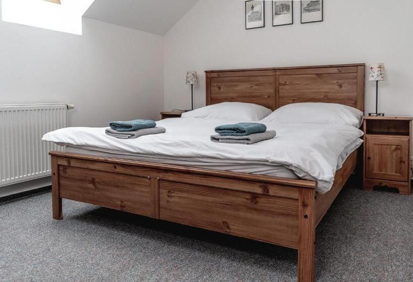 ペンション Penzion Grado Davle