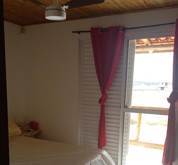 ペンション Recanto Das Pedras Casa Pedra Portuguesa Com Vista Para O Mar