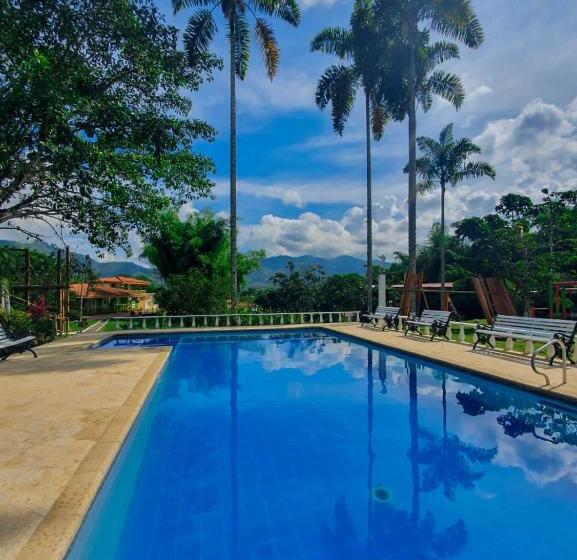 پانسیون Room In Lodge   Family Cabin With Lake View