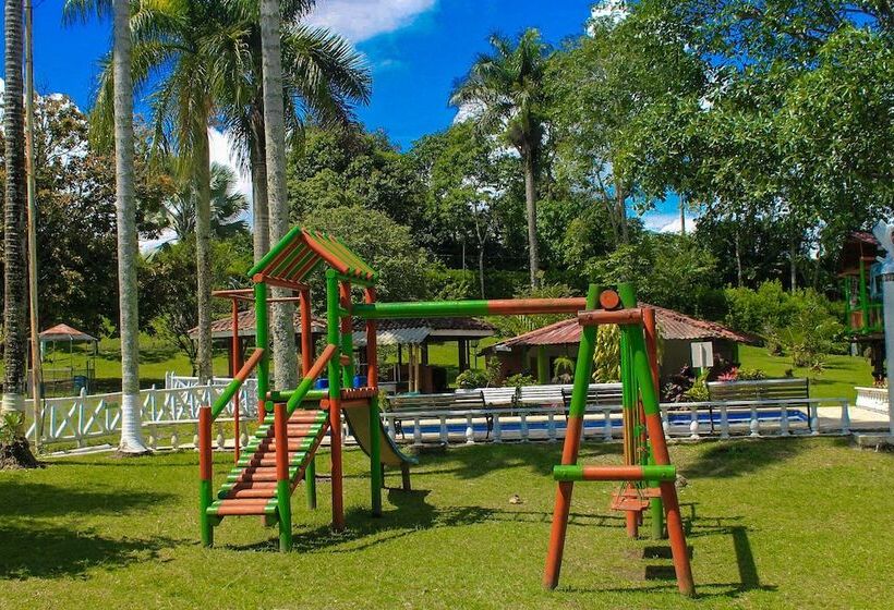 بنسيون Room In Lodge   Tree House Finca La Floresta Verde