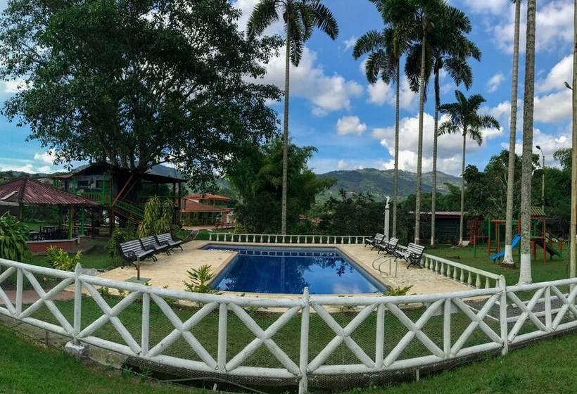بنسيون Room In Lodge   Tree House Finca La Floresta Verde