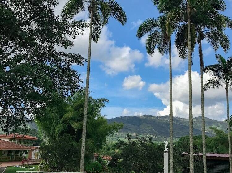 بنسيون Room In Lodge   Tree House Finca La Floresta Verde