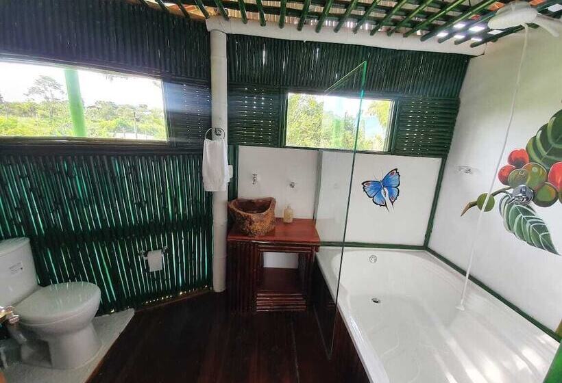 بنسيون Room In Lodge   Tree House Finca La Floresta Verde