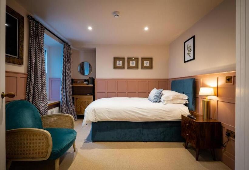 بنسيون The White House