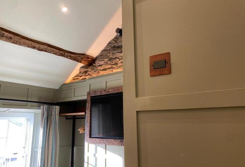 بنسيون The White House