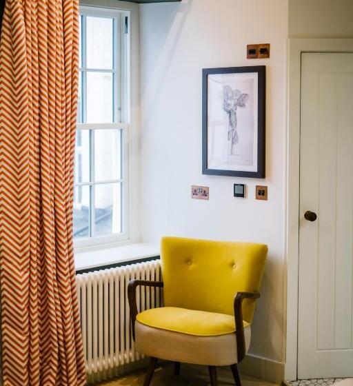 بنسيون The White House