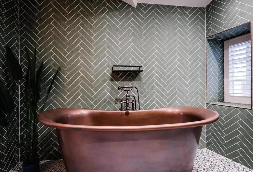 بنسيون The White House