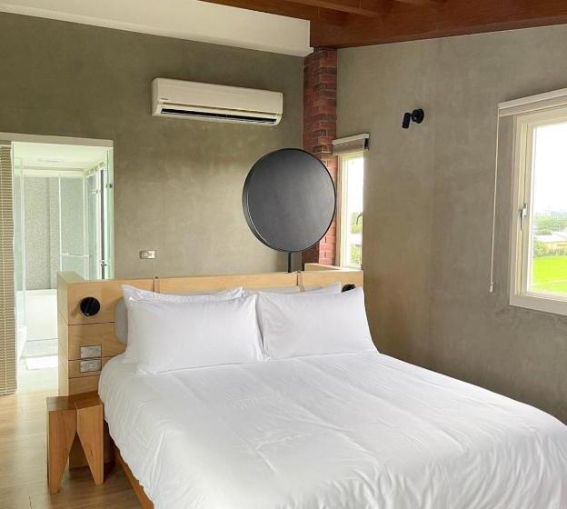 鬧鐘關掉旅店 Alarm Off B&b