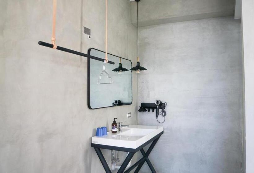 鬧鐘關掉旅店 Alarm Off B&b