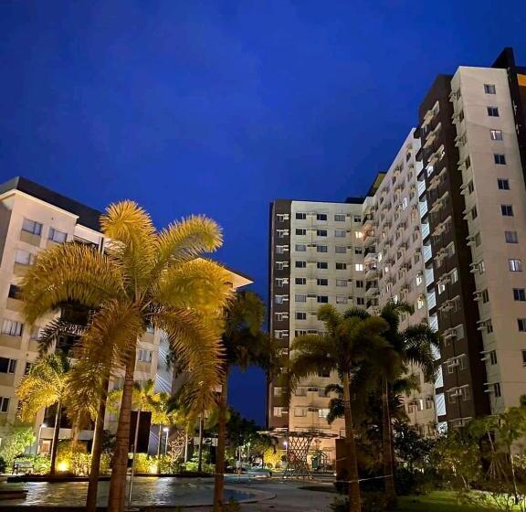 Avida Atria T2 C Short Walk Mall,esplanade,wifi,netflix,kitchen,pool