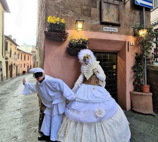 مبيت وإفطار Il Corso Di Montepulciano