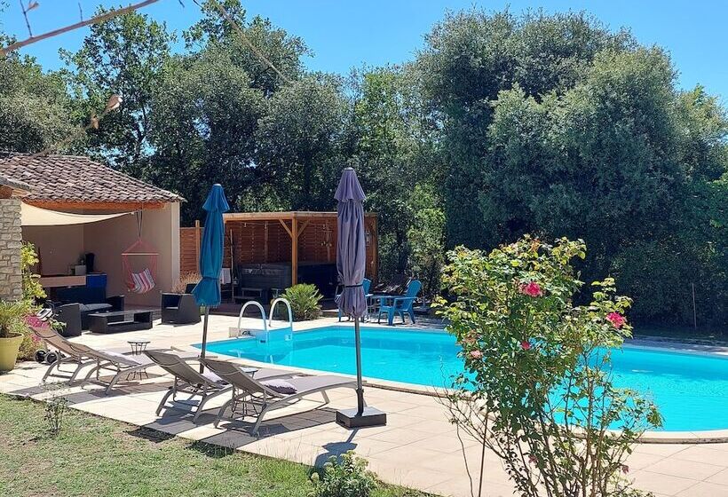 ベッドアンドブレックファースト Maison D Hôtes & Spa La Chêneraie Provence Ventoux