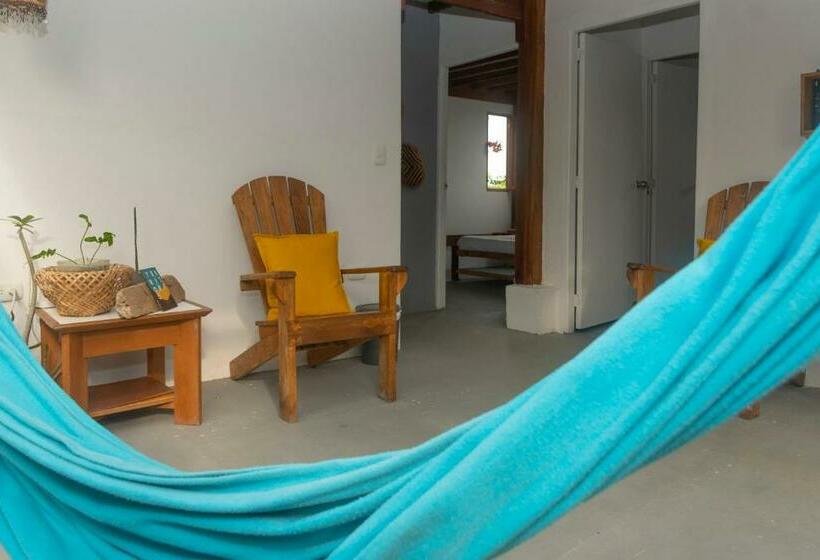 تختخواب و صبحانه Quatro Palos