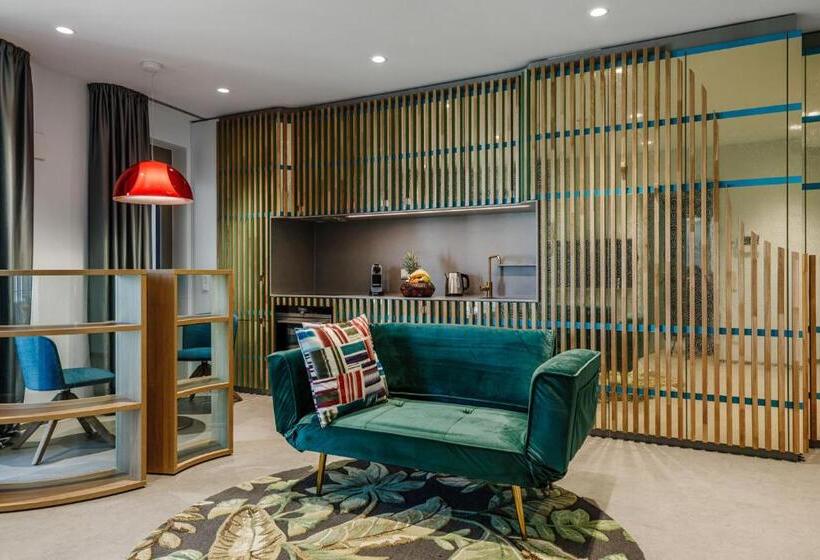 호텔 Brucklyn Suites