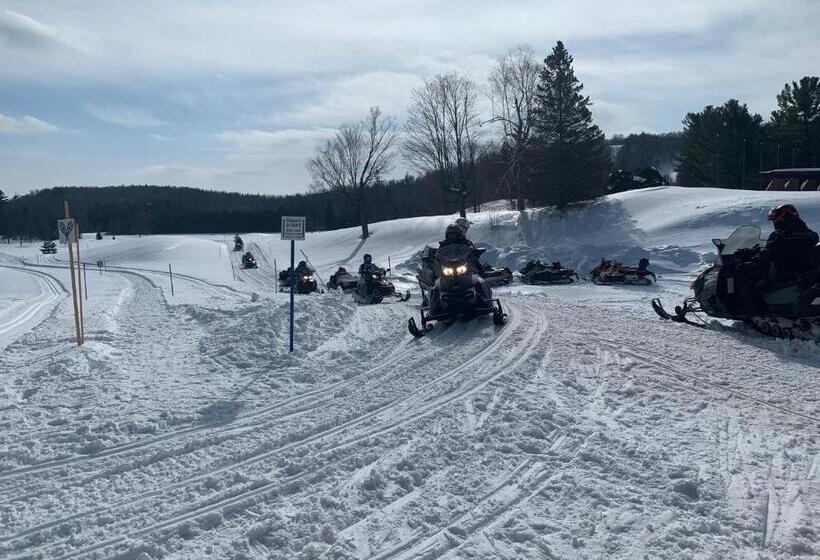 ホテル Hôtel Et Centre De Villégiature Lac Carling