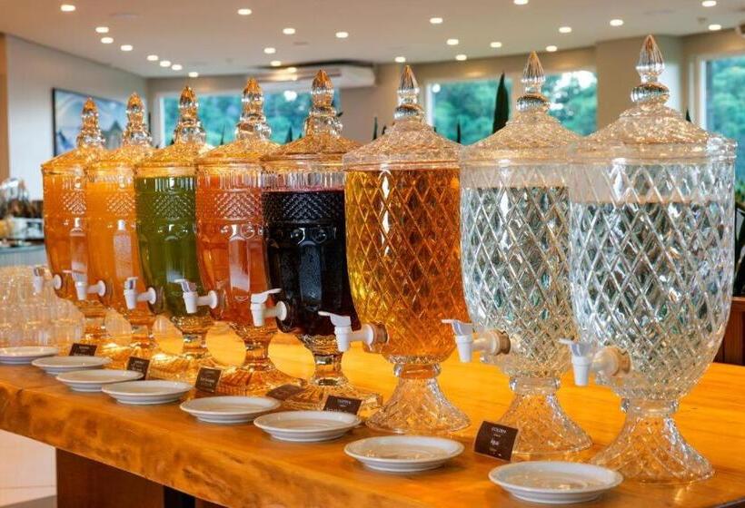 Отель Golden Gramado Resort Laghetto